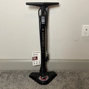 Schwann high volume floor pump for a bike
